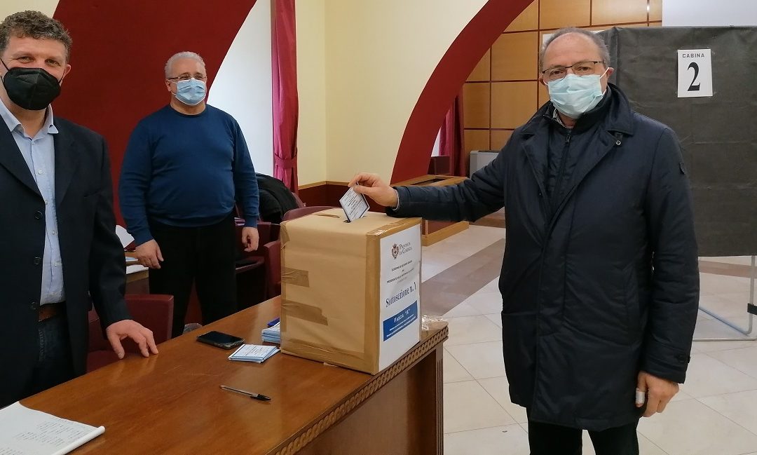 Il presidente uscente, Iacucci, al voto