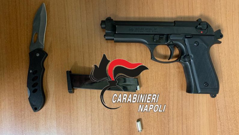 Colpisce l'ex e la figlia minore con calcio pistola a salve. 50enne arrestato dai Carabinieri