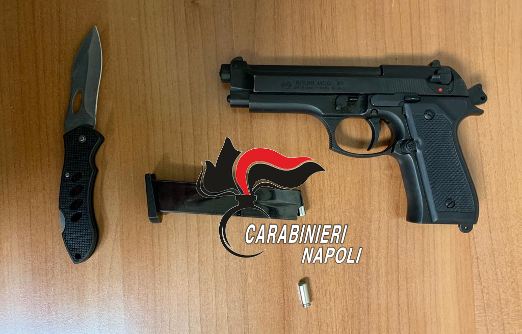 Colpisce l’ex e la figlia minore con calcio pistola a salve. 50enne arrestato dai Carabinieri