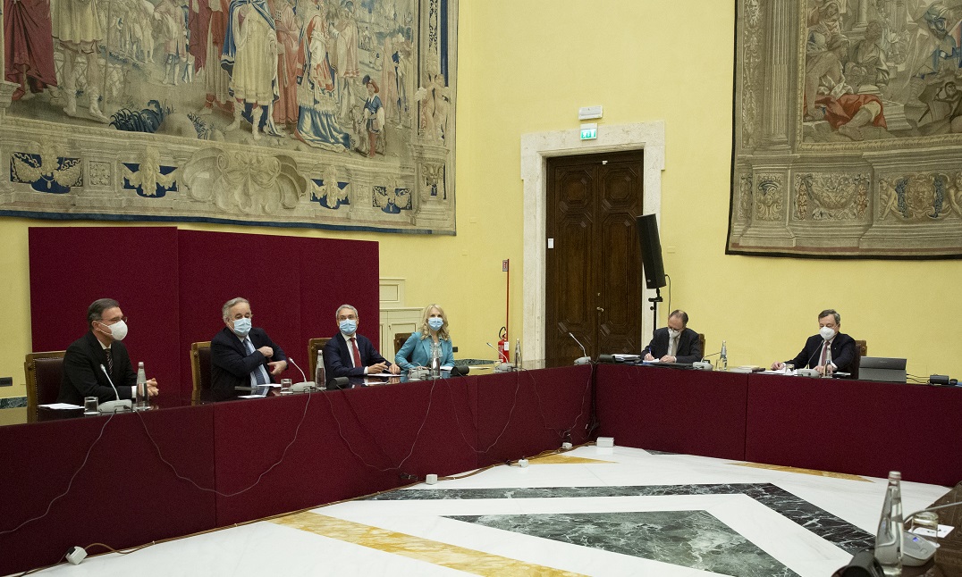 Un momento delle consultazioni di Mario Draghi