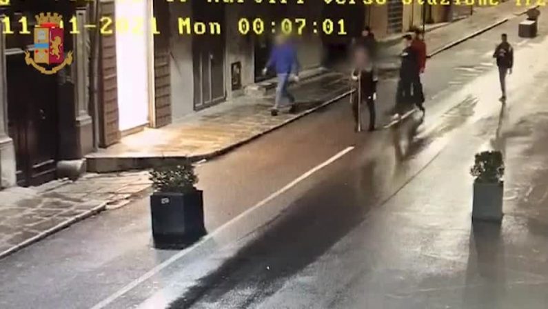Raid vandalici nel centro storico di Palermo, giovani denunciati