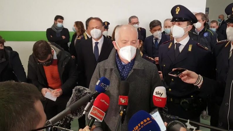 Gabrielli “In Italia niente sanzioni ma necessario vaccinarsi”