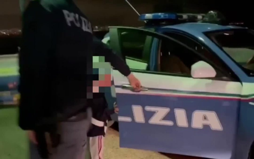 Bimbo a Napoli guarisce da rara malattia, la Polizia esaudisce suo sogno