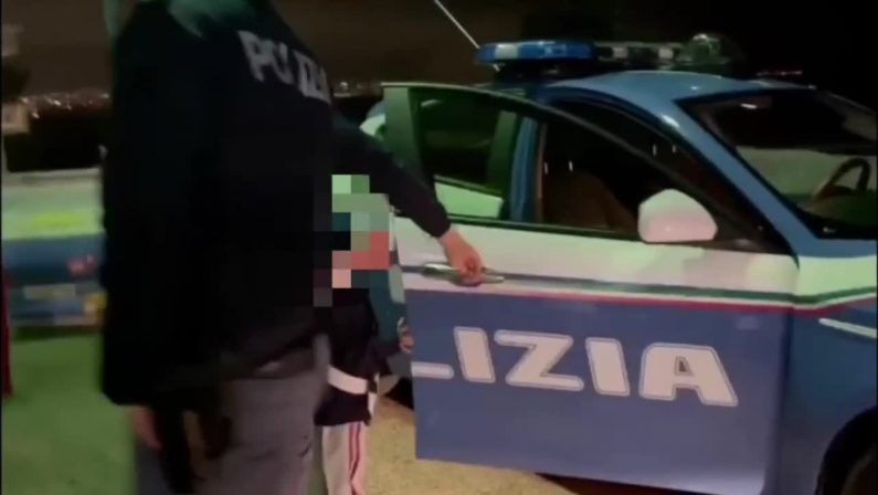 Bimbo a Napoli guarisce da rara malattia, la Polizia esaudisce suo sogno
