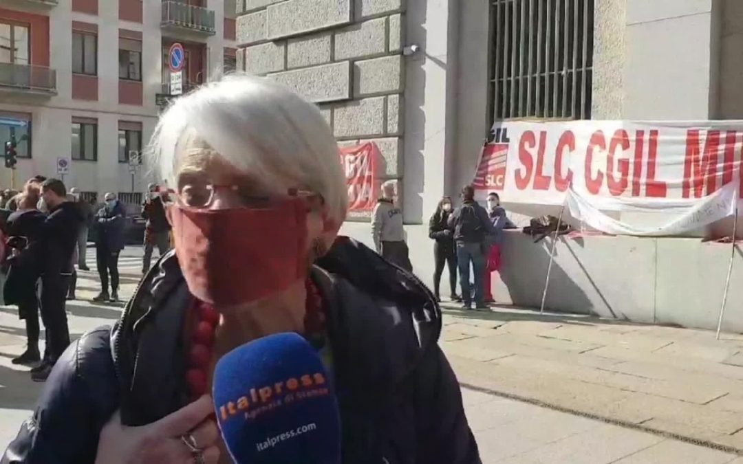 Milano, protesta dei lavoratori dello sport