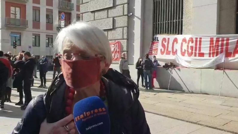 Milano, protesta dei lavoratori dello sport