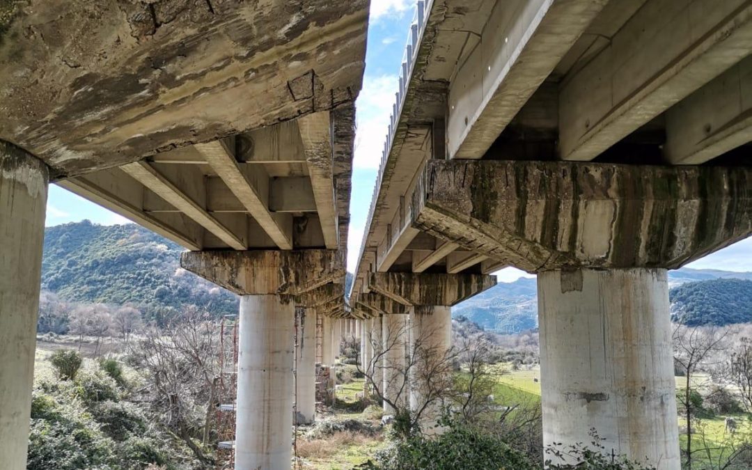 Il viadotto Turato sulla SS 407 "Basentana", nel territorio di Calciano (Matera)