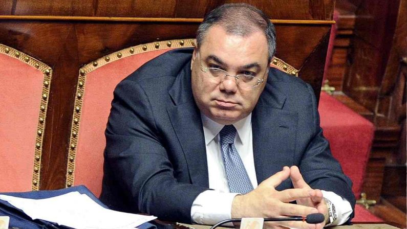 Napoli, assolto ex senatore De Gregorio: era accusato di riciclaggio