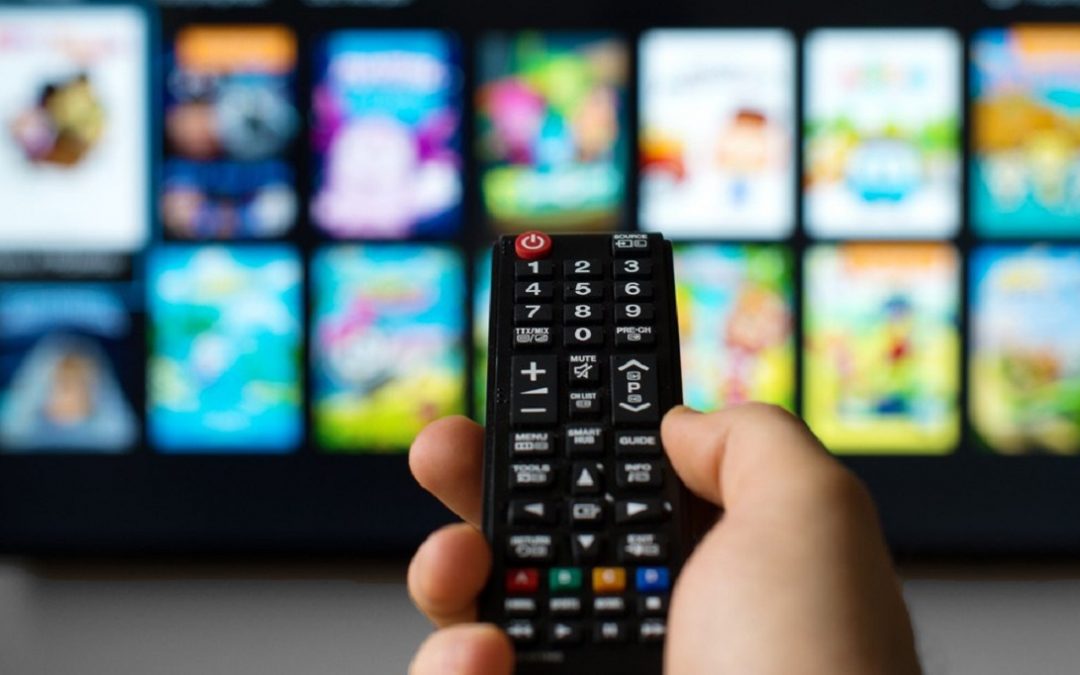 Volano i colossi tv in streaming, frenano i broadcaster tradizionali