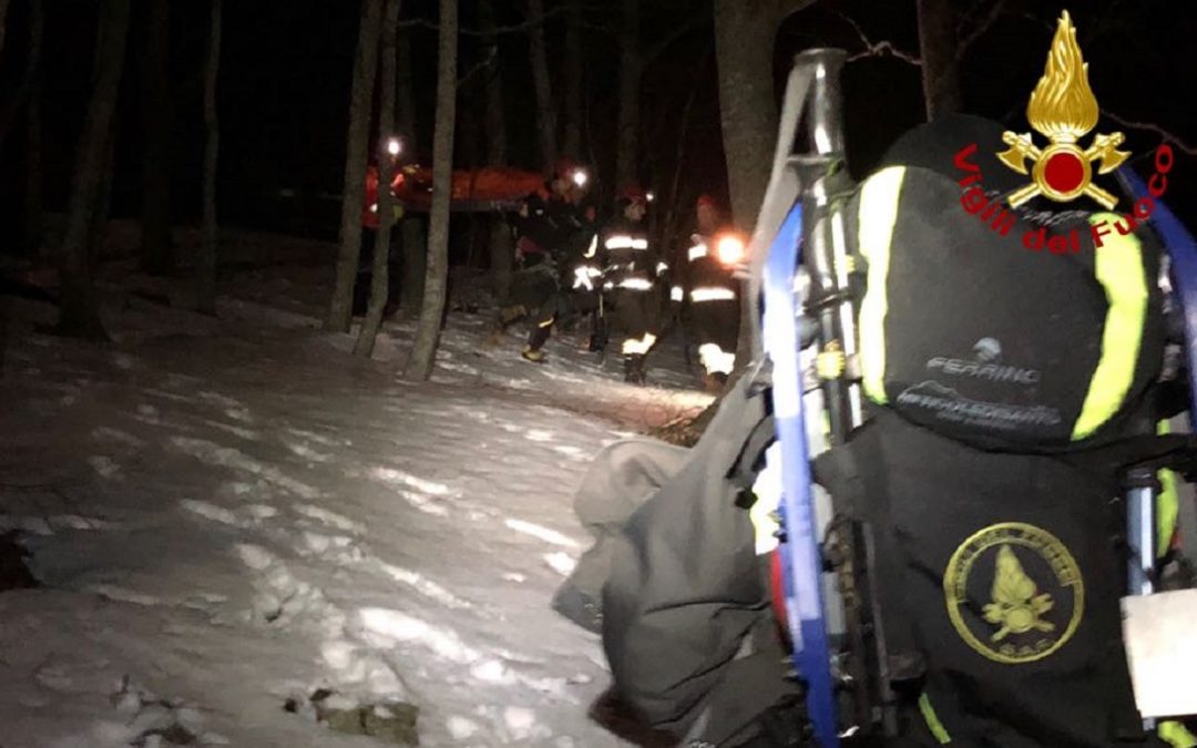 Giovane si perde nei boschi della Sila, i soccorritori lo ritrovano in tarda serata