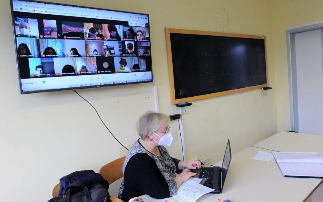 Open Fiber, banda ultralarga in 4900 edifici scolastici italiani