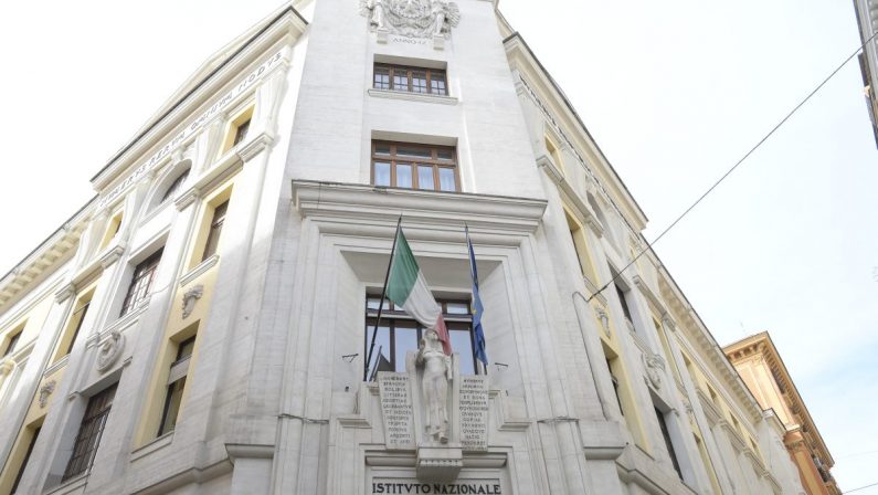 In Italia 746 mila morti nel 2020, mai così tanti dal dopoguerra