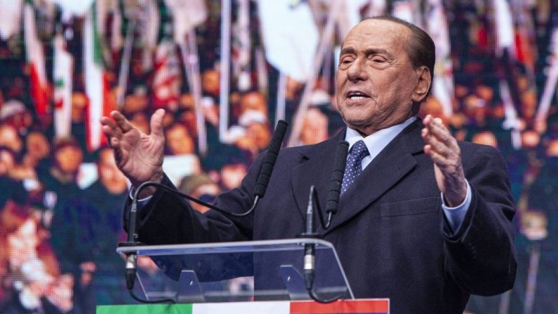 Berlusconi garantisce: «Massima lealtà al Governo, saremo una spinta propulsiva»
