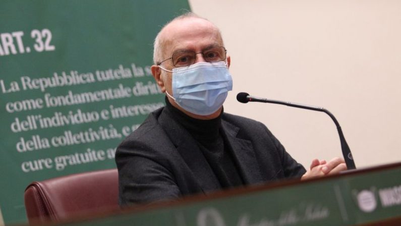 Coronavirus, per Rezza 7-13 mesi per ritorno a pseudo normalità