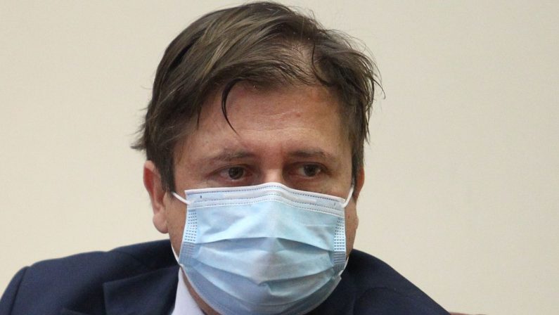 Sileri “Non utile lockdown in tutta Italia per 4 settimane”