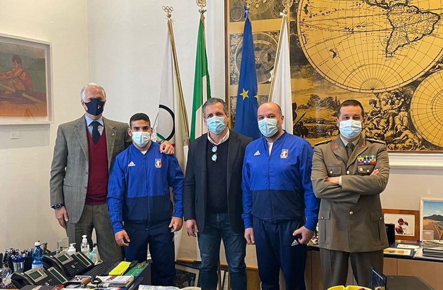 Neo pesista italiano Reyes al Coni per un saluto ufficiale
