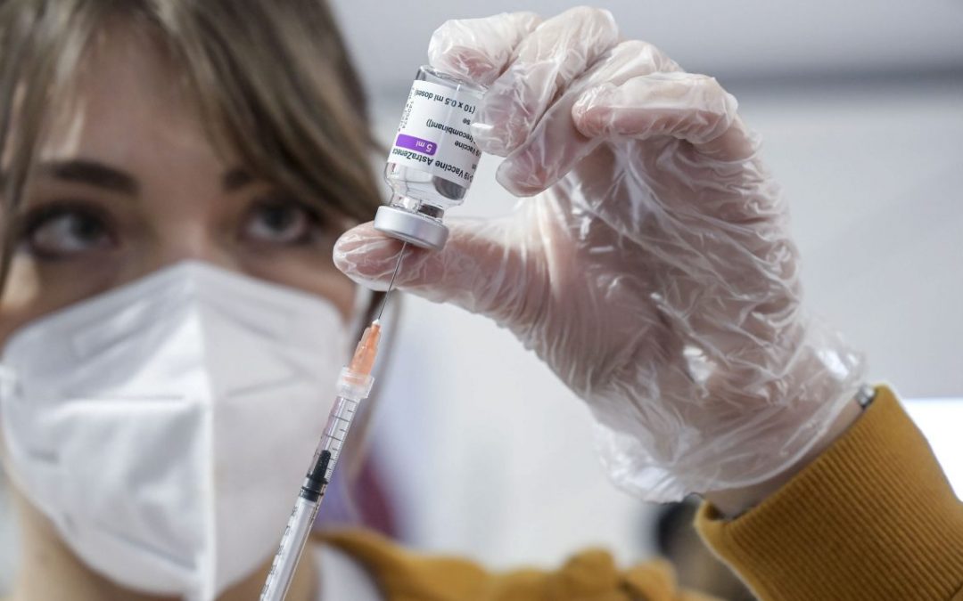 AstraZeneca “Non emerse prove di aumento rischio embolia o trombosi”