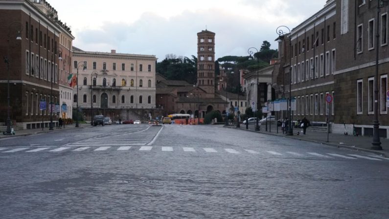 Coronavirus, da lunedì altre 8 regioni in zona rossa