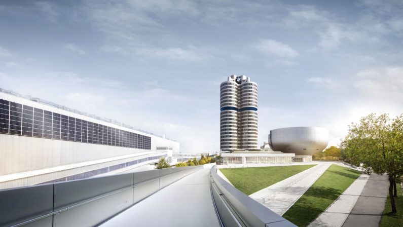 Bmw. Nel 2030 metà del venduto sarà elettrico, nel 2021 utile crescerà