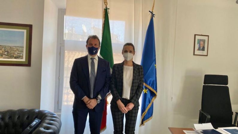 Incontro tra Vezzali e Cozzoli su problematiche sport