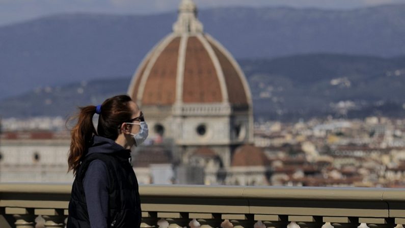 Covid, da lunedì Calabria, Toscana e Val d’Aosta zona rossa