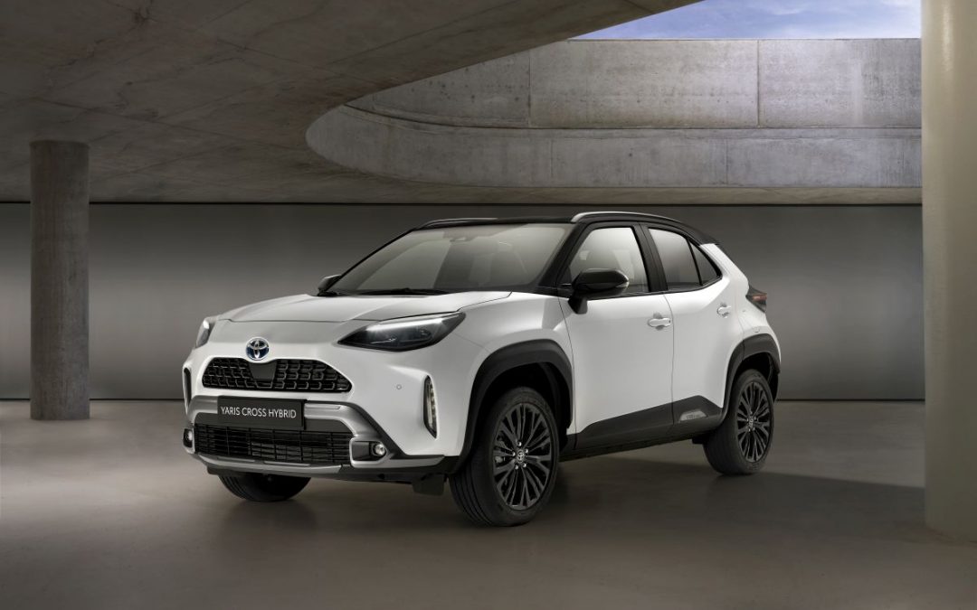 Toyota svela le versioni Adventure e Premiere di Yaris cross