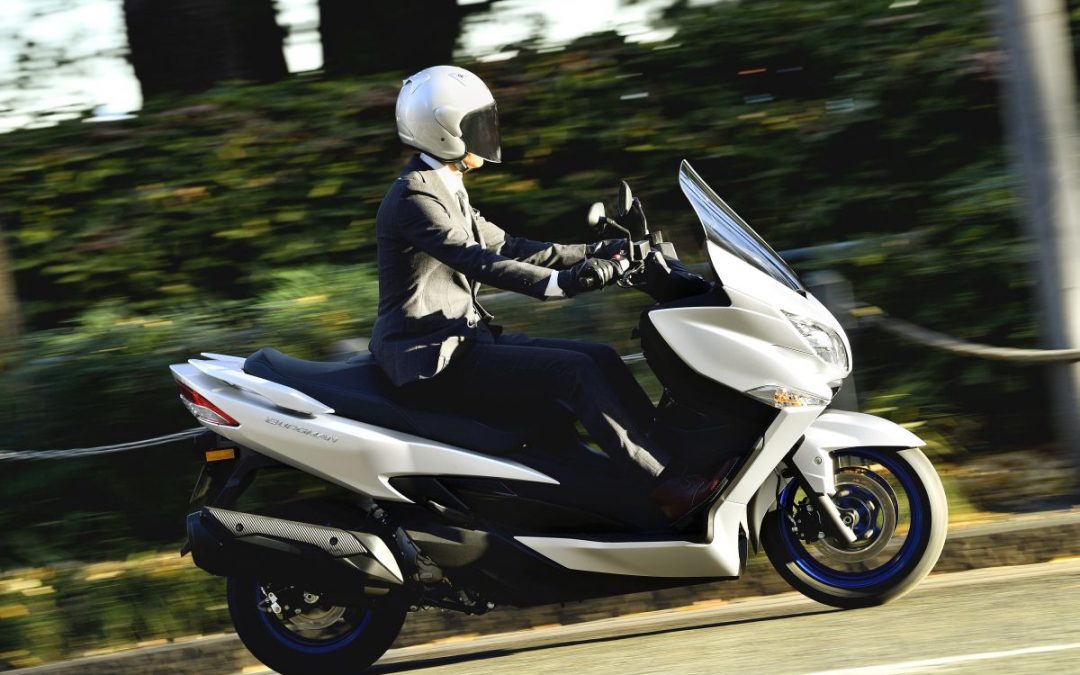 Nuovo Suzuki Burgman 400, più sicuro e ecologico