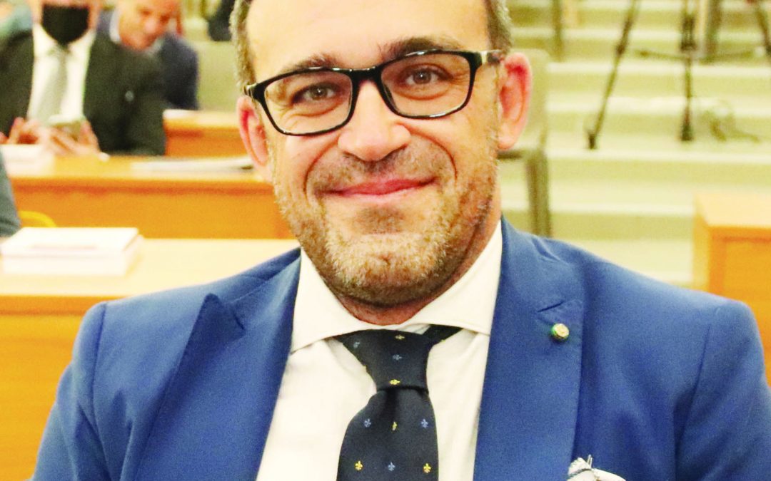 Il capogruppo del Movimento 5 stelle Salvatore