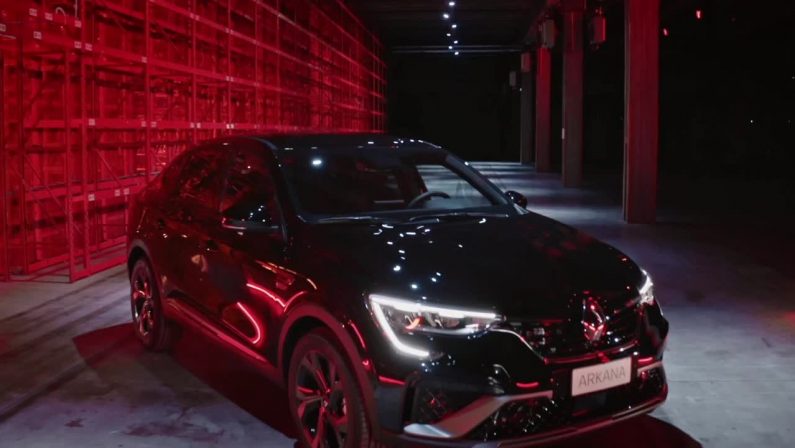 Renault lancia il suo Suv Arkana: ibrido e dal profilo sportivo