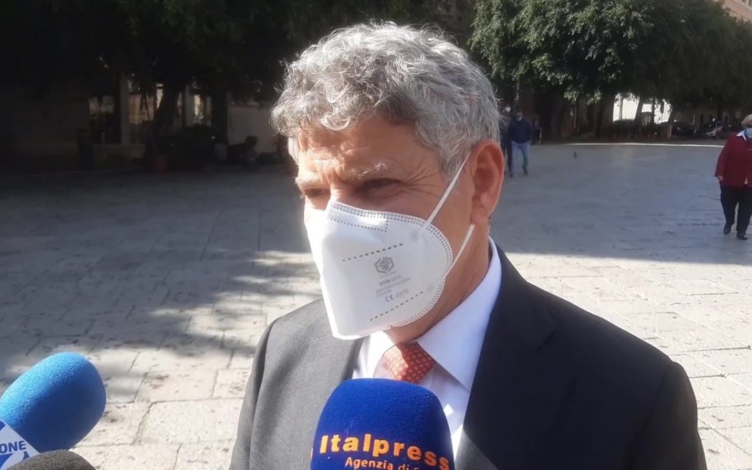Unicredit dona bus navetta per Ail Palermo e Trapani