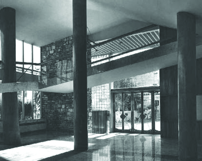 Il teatro Duni, esempio di architettura nata dal progetto di Ettore Stella. Preso il bando per il suo restauro