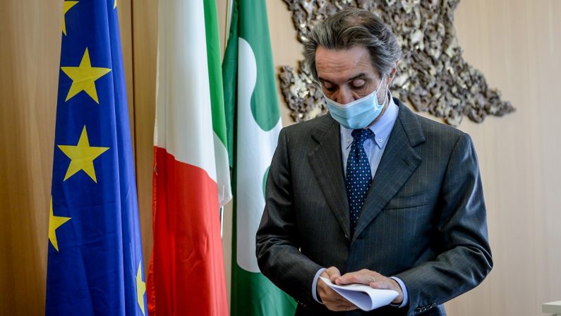 Vaccinazioni a rilento, informazioni flop, polemiche: cambiano i vertici ma la Lombardia resta sempre nel caos