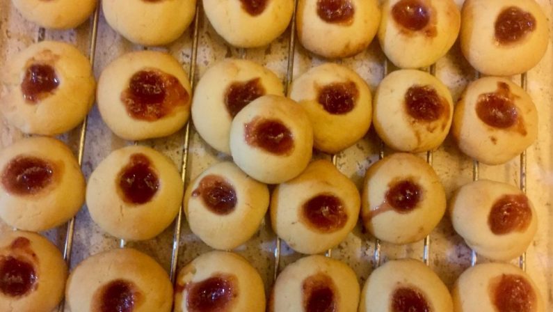 I biscottini Linzer e la scatola di latta