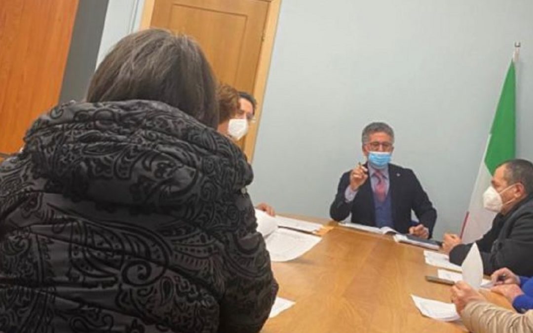 Il sindaco Ramundo insieme ai medici di base di Fuscaldo
