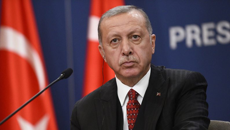 IL MEGALOMANE ERDOGAN ANNASPA E AFFOSSA L’ECONOMIA TURCA