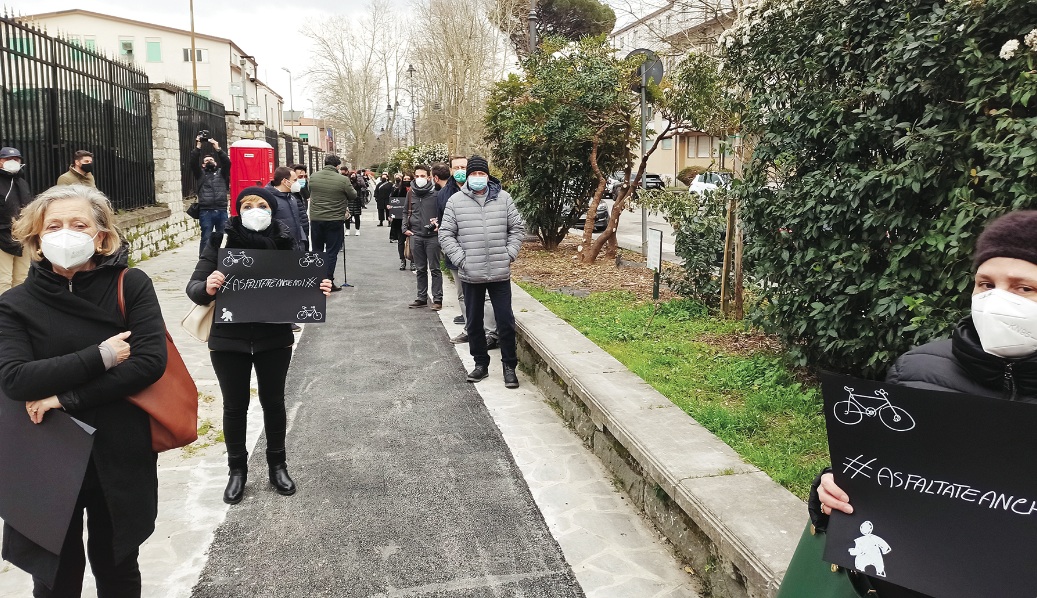 Pista ciclabile ad e proteste ad Avellino: “Ora fuori i responsabili”