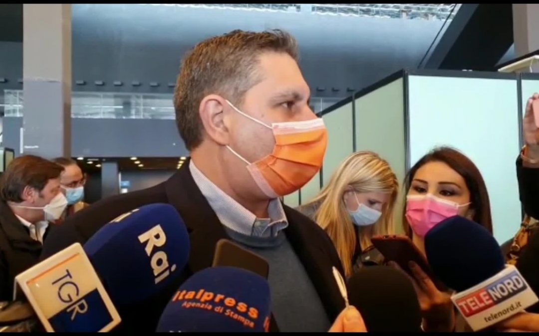 Vaccino, Toti “2 mila dosi al giorno all’hub di Genova”