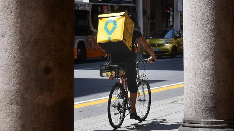 Notti violente un rider aggredito