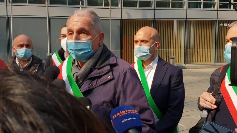 Zona arancione scuro, sindaci lombardi “Avvisati all’ultimo”