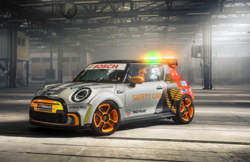Arriva la prima Mini elettrica safety car della Fia Formula E