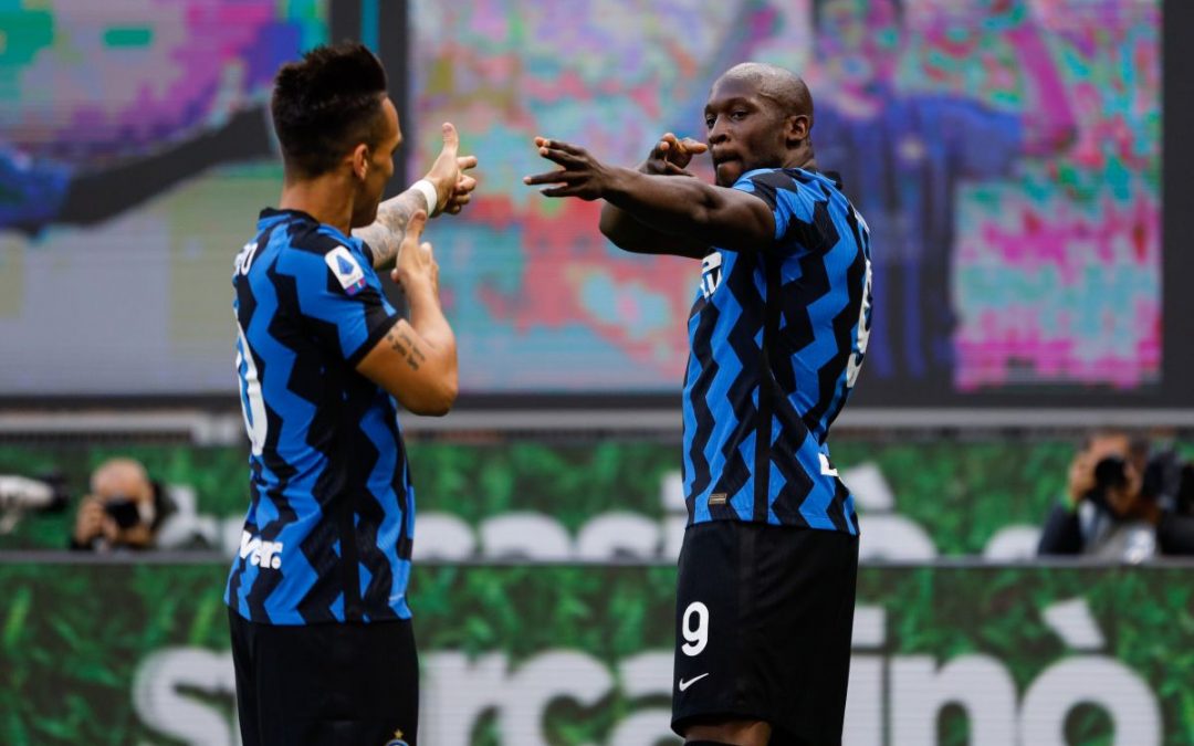 Lukaku-Martinez firmano la decima vittoria Inter, Sassuolo battuto 2-1