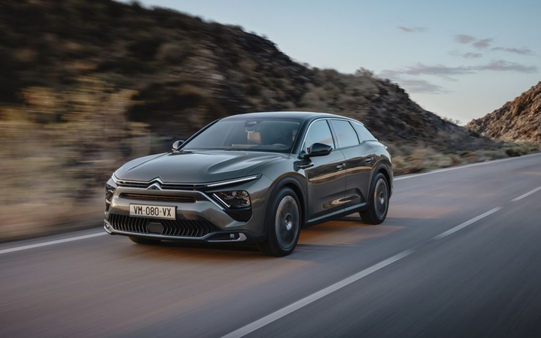 Citroen presenta la nuova ammiraglia C5 X, berlina Made in Cina