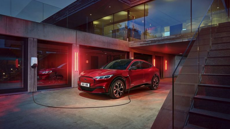 Nuova Mustang Mach-E, la sportiva 100% elettrica