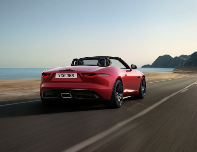 Jaguar presenta la nuova F-Type R-Dynamic Black
