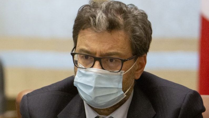 Giorgetti “Incontro positivo con sindacati, è momento responsabilità”