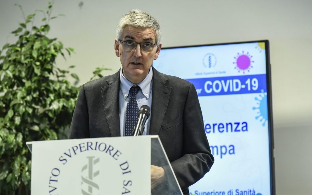 Covid, Brusaferro “Rt sotto 1, calano ricoveri e contagi over 80”