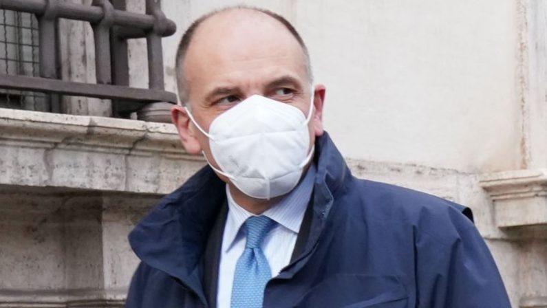 Letta “Alle politiche nuovo centrosinistra che dialoghi anche con M5s”