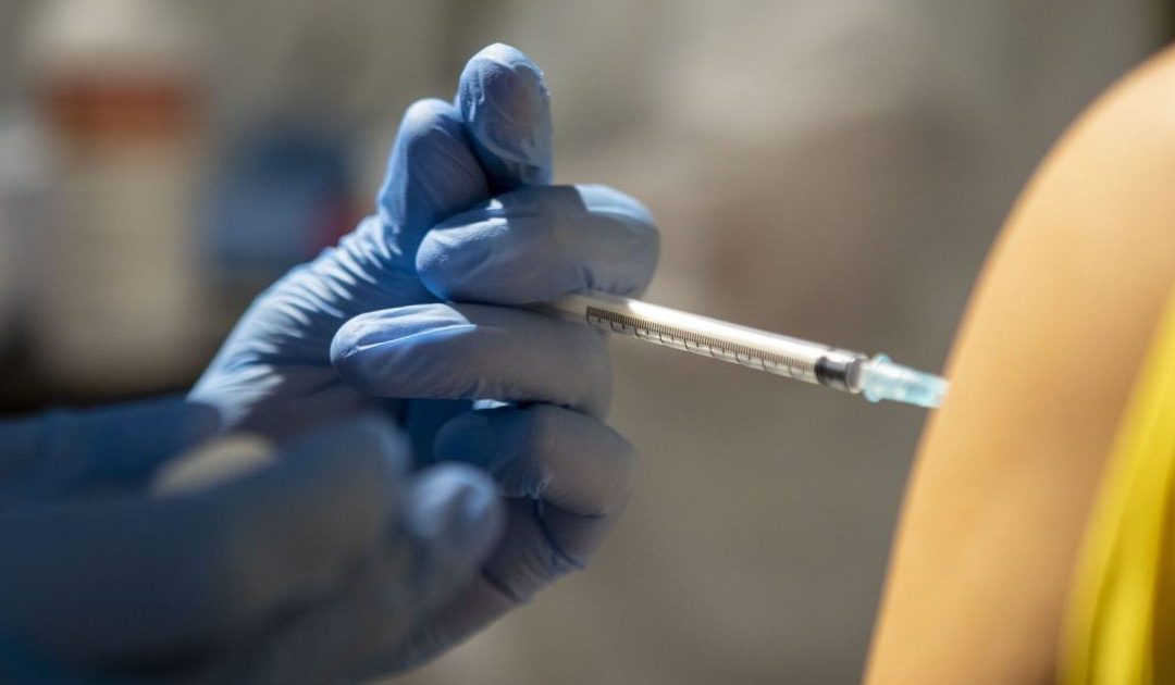 Vaccini in Calabria: dal 3 giugno al via le prenotazioni a partire dai 12 anni