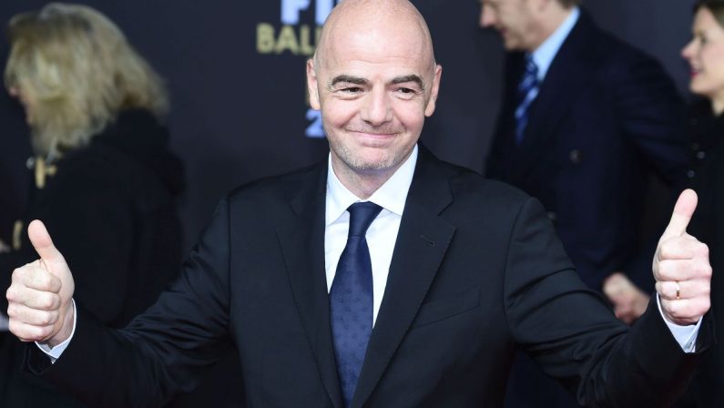 Infantino “Fifa disapprova, spero si sistemi tutto”