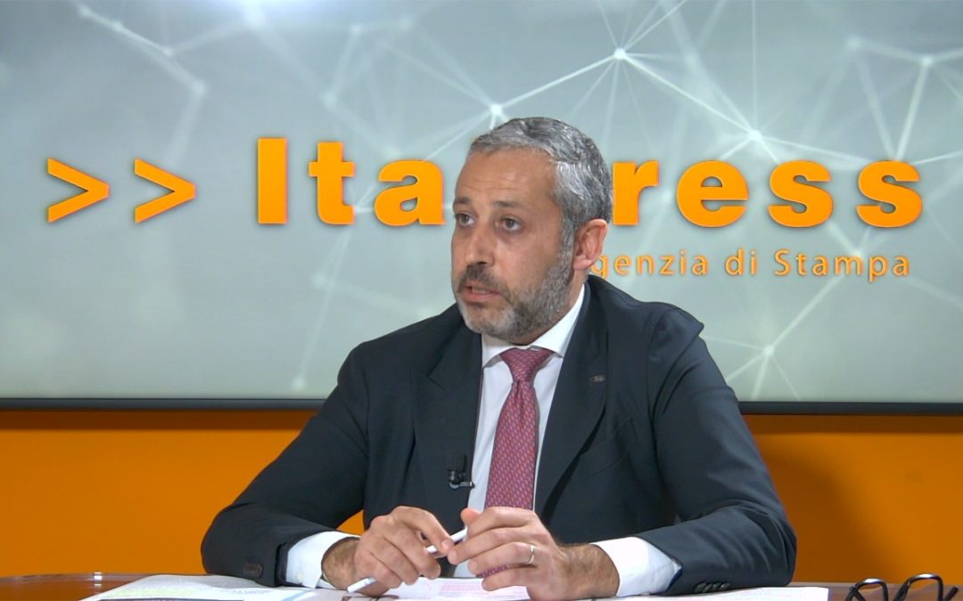 Il lavoro diventa “ibrido” tra sessioni virtuali e in presenza